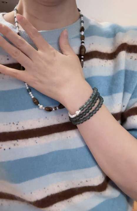 Everyday styling with the necklace and bracelet together