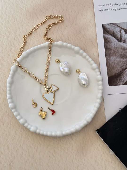 Gold-plated silver chain with surprise pendant choices